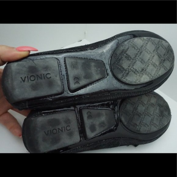 ✨Vionic Black and Gold Loafers Size 6.5 - Picture 5 of 5